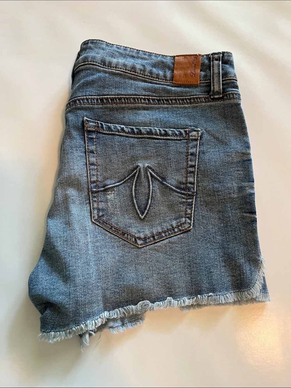 Level 99 Mid Rise Shorts Size 29 - Picture 3 of 16